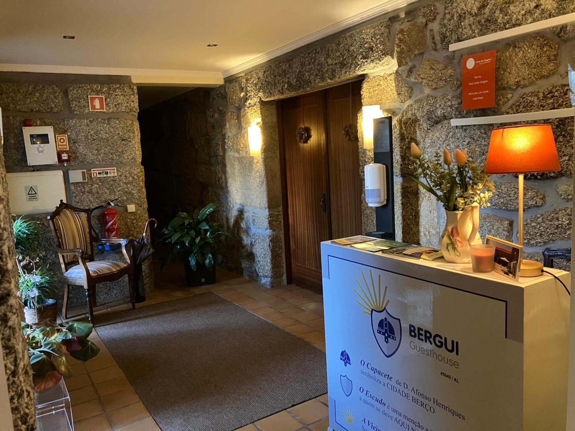Bergui Guesthouse - Em Guimaraes Desde 2017 Eksteriør billede