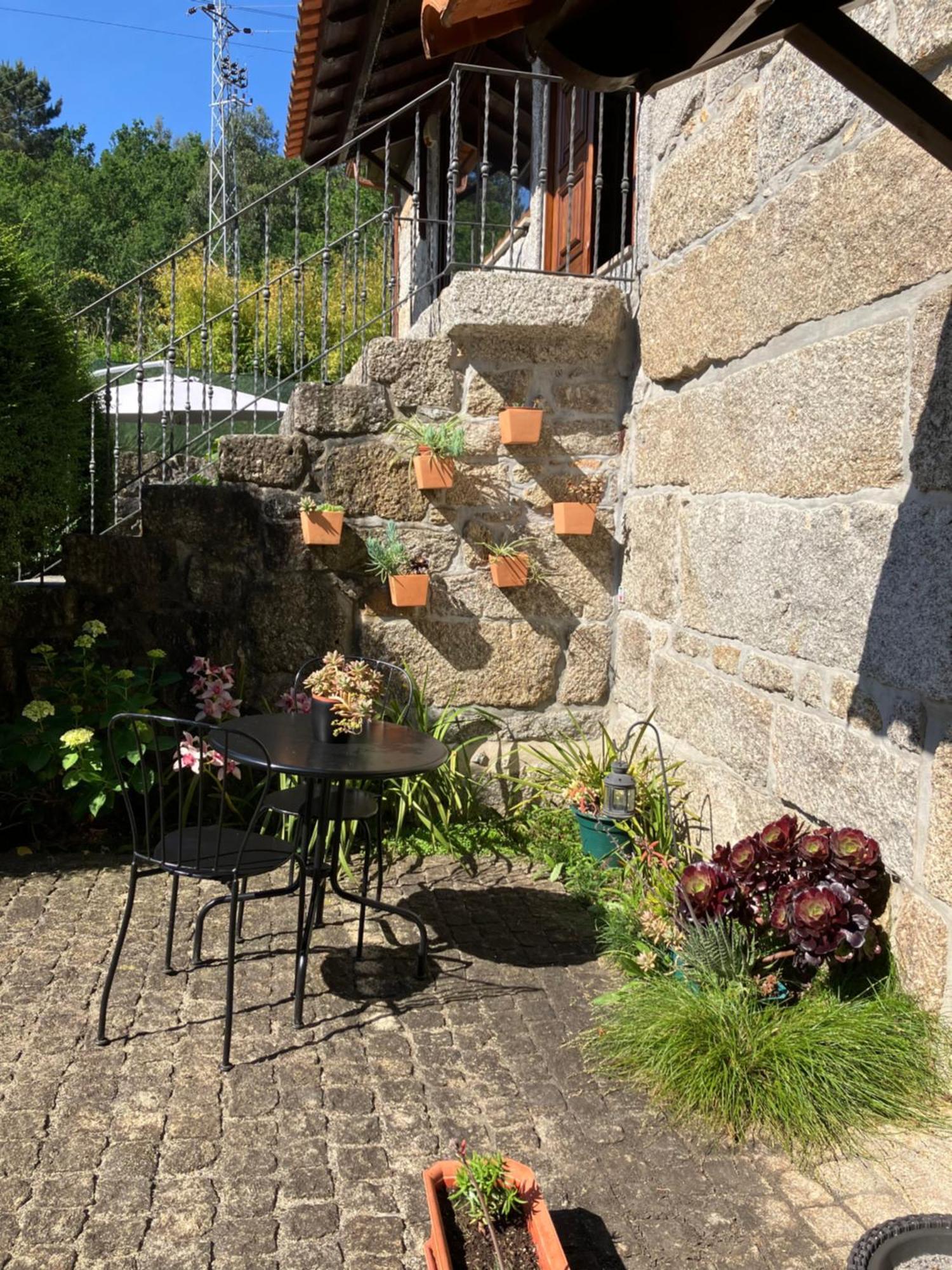 Bergui Guesthouse - Em Guimaraes Desde 2017 Eksteriør billede