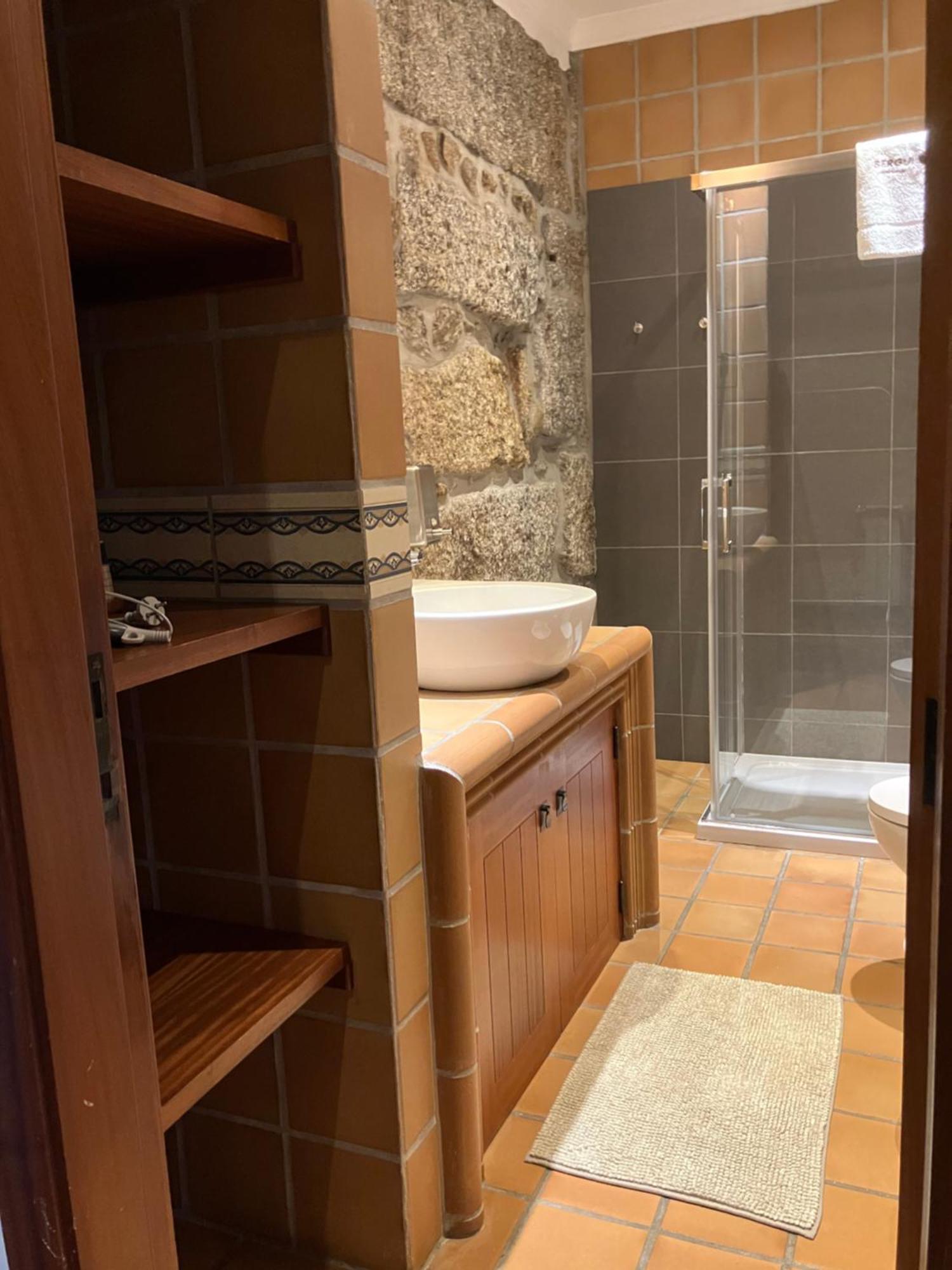 Bergui Guesthouse - Em Guimaraes Desde 2017 Eksteriør billede
