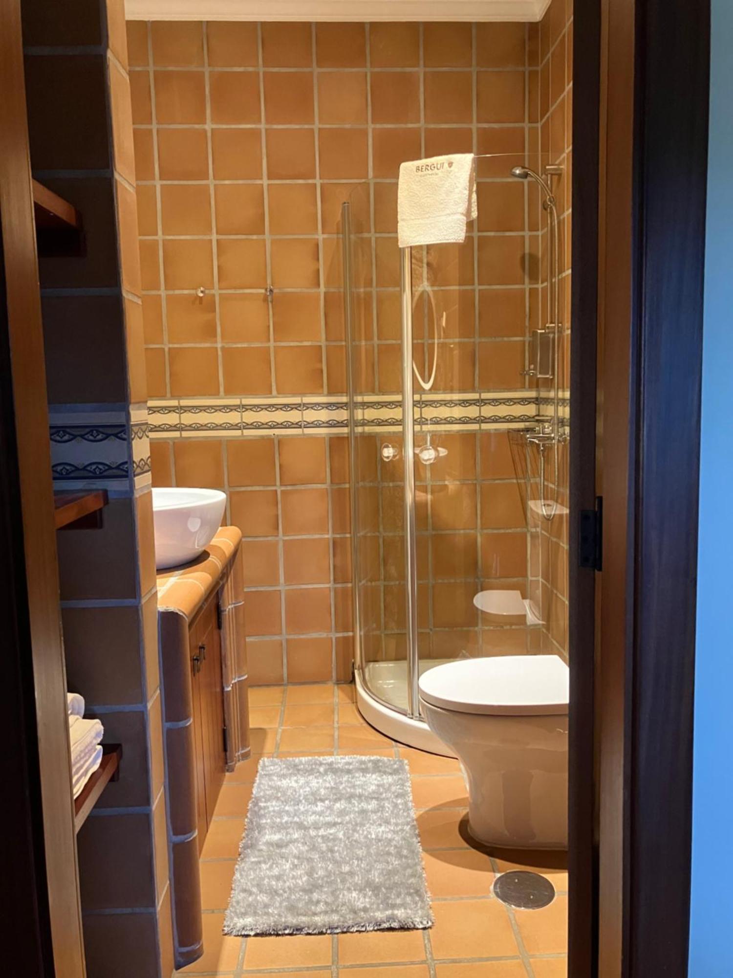 Bergui Guesthouse - Em Guimaraes Desde 2017 Eksteriør billede