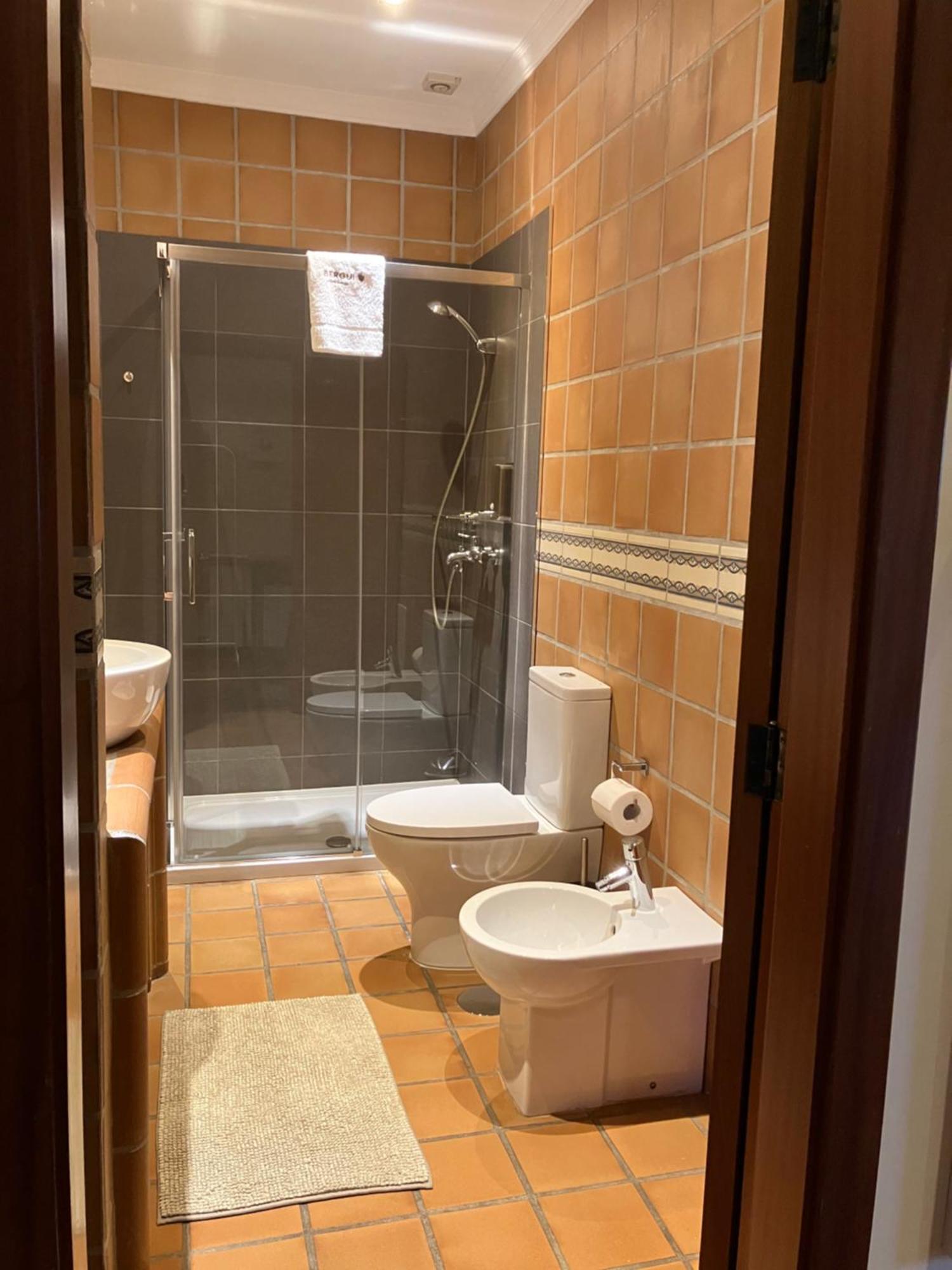 Bergui Guesthouse - Em Guimaraes Desde 2017 Eksteriør billede