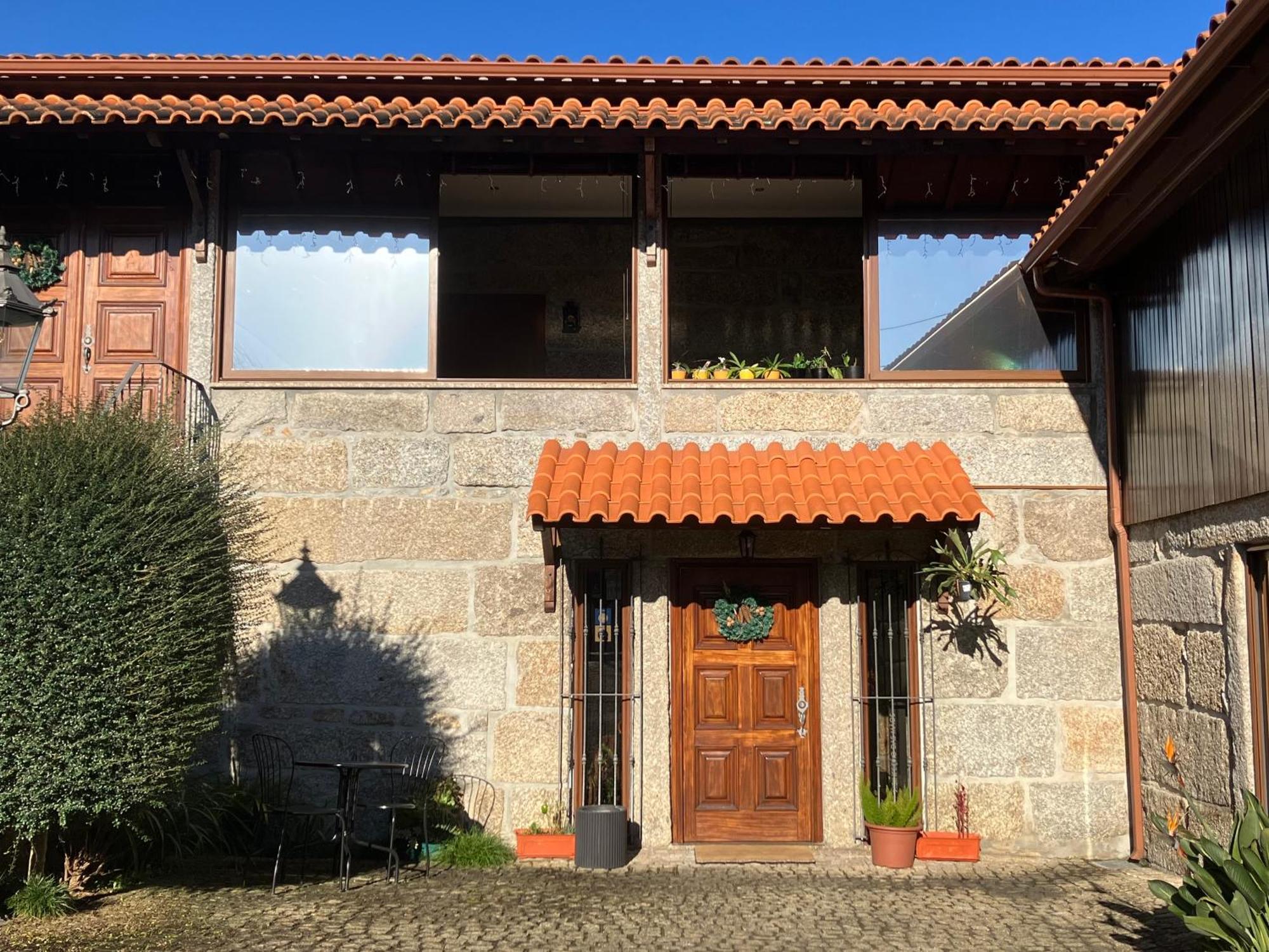 Bergui Guesthouse - Em Guimaraes Desde 2017 Eksteriør billede
