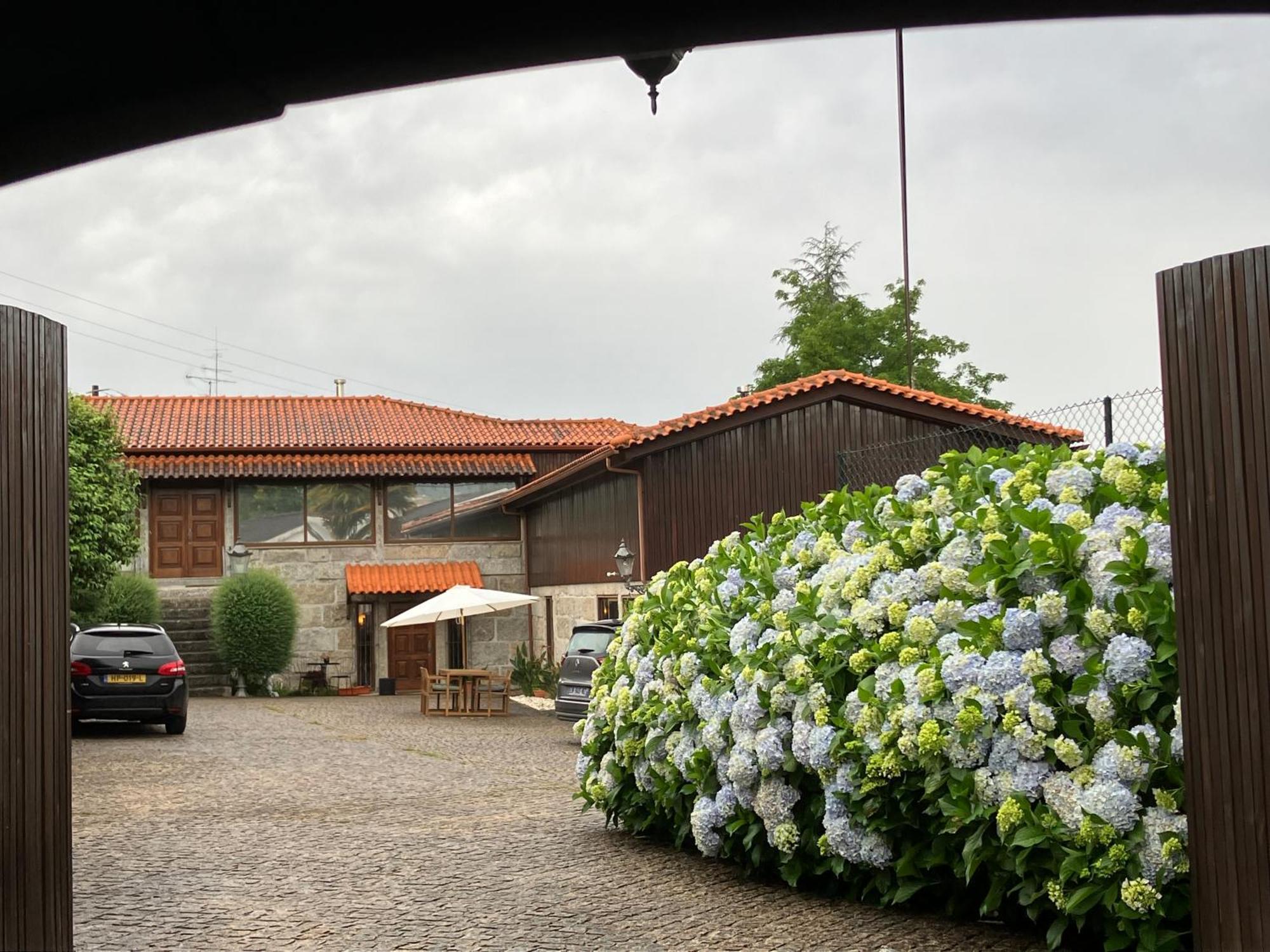 Bergui Guesthouse - Em Guimaraes Desde 2017 Eksteriør billede